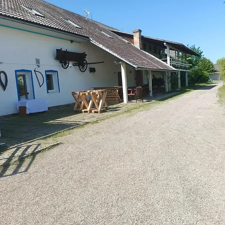 Na Statku Farmház *